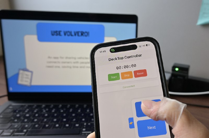 #PPT #遥控 #开源 DeckTap 局域网演示遥控工具，可通过手机浏览器无线控制 PowerPoint、Keynote、PDF 等幻灯片，只需在电脑上运行本地服务，手机连接同一 Wi-Fi 或热点网络，扫描二维码即可访问控制界面，实现模拟键盘左右键的翻页操作，支持多人协作控制，免费开源